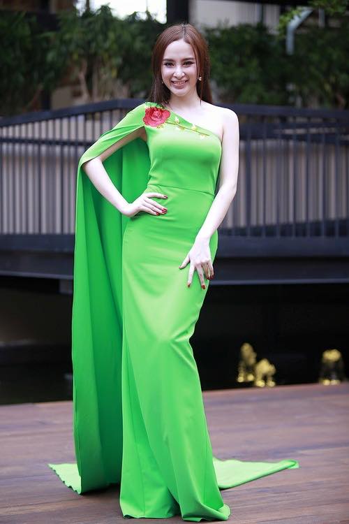 đầm dạ hội của angela phương trinh