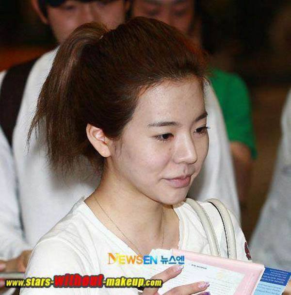 mặt mụn sao hàn 