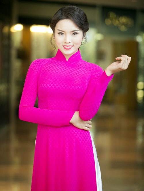 hoa hậu việt mặc già hơn tuổi