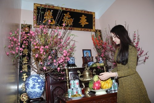 hoa hậu việt mặc già hơn tuổi