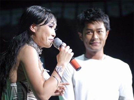 sao việt nghiện hàng hiệu