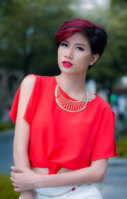 trang trần bị chuyển lên quận điều tra
