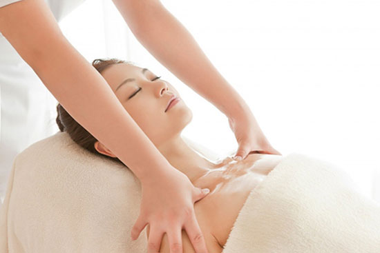 massage ngực
