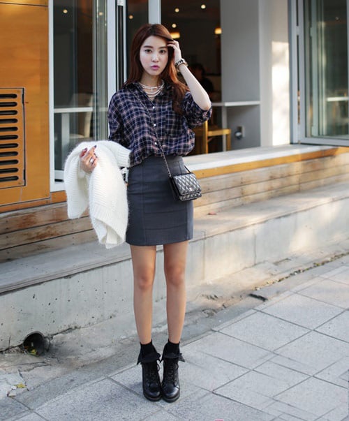 sơ mi kẻ ca rô mix chân váy ngắn