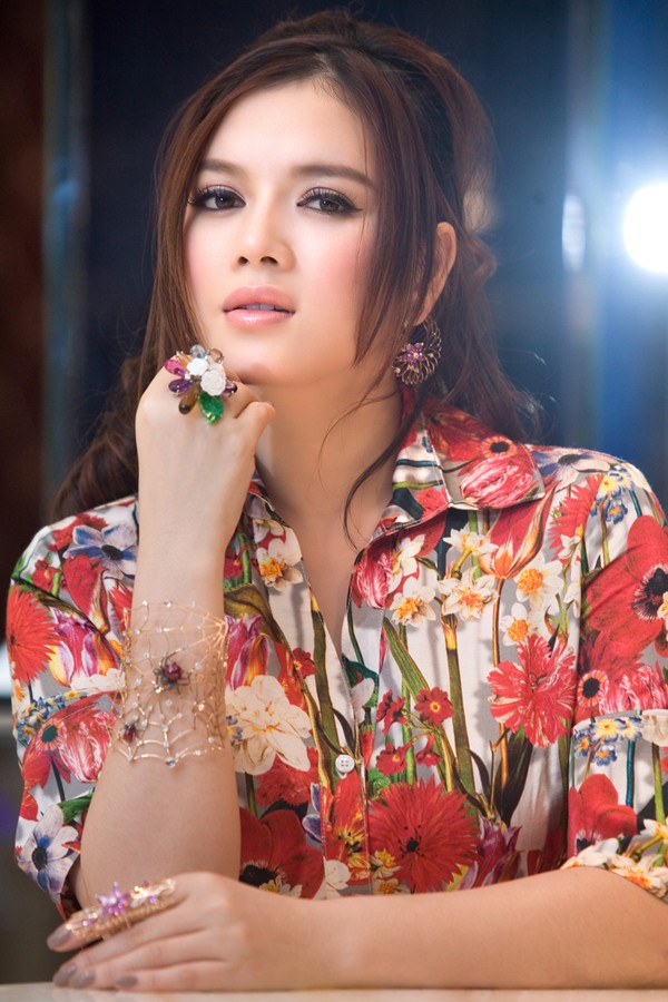 lý nhã kỳ mặc xấu