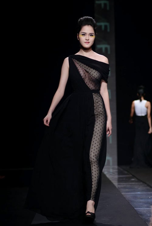 những Shbet999 com đăng nhập hở bạo trên sàn catwalk