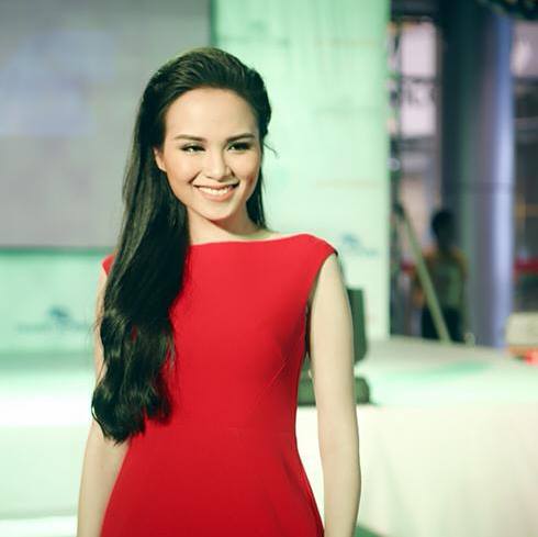 HH Diễm Hương gầy mòn đáng ngại