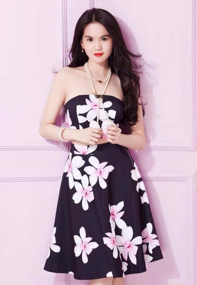 thời trang ngọc trinh bị chê vẫn đắt khách
