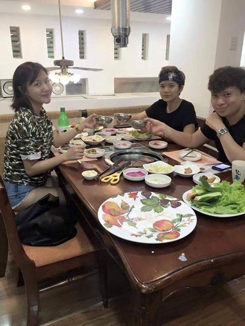 Sao viet voi khuon mat khac la
