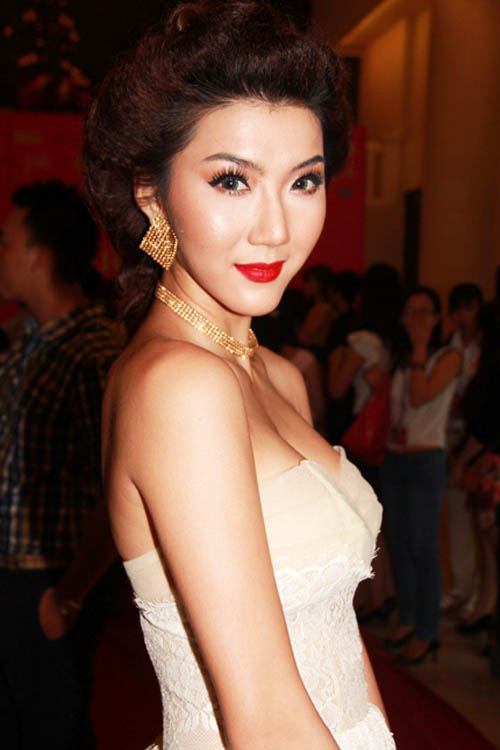 Sao viet voi khuon mat khac la