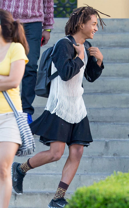 Jaden Smith mặc váy