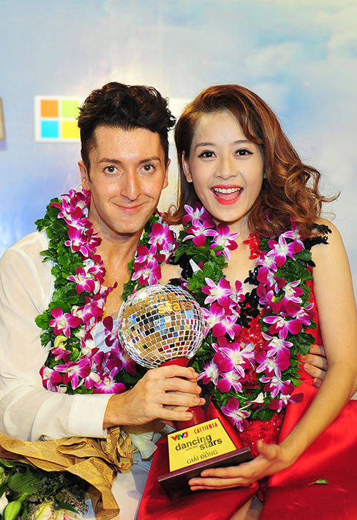 Angela Phuong Trinh bước nhảy hoàn vũ