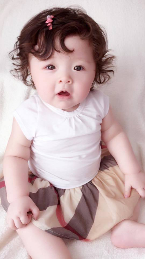 Đồ mùa hè đáng yêu của con gái Elly Trần
