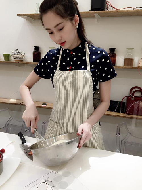 hoa hau thu thao lam banh2