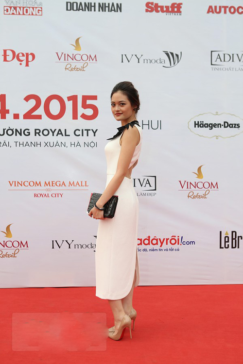 Á hậu Huyền My trên thảm đỏ Đẹp Fashion Runway