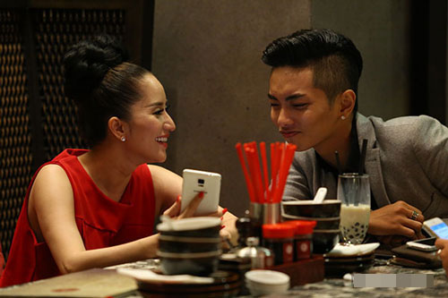 Khanh Thi Phan Hien tinh tu sau khi on ao cong khai yeu nhau