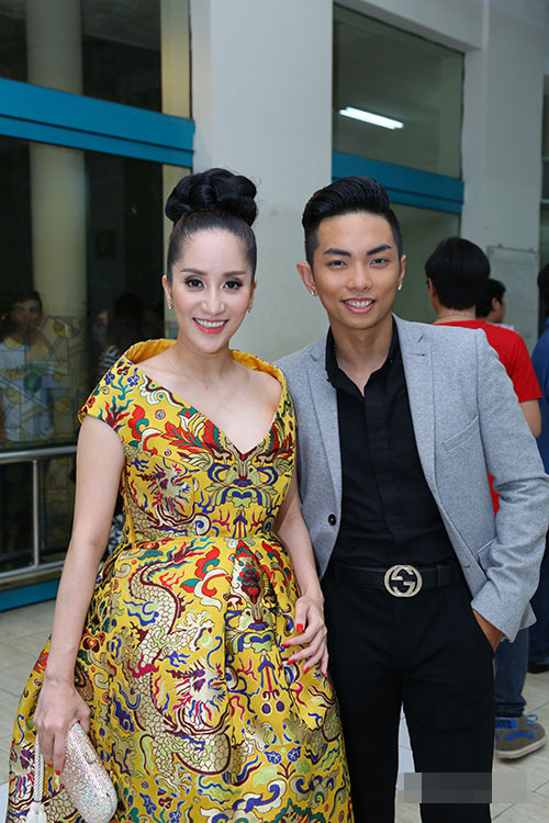 Khanh Thi Phan Hien tinh tu sau khi on ao cong khai yeu nhau