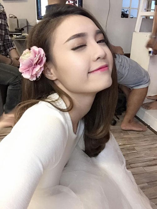 lan ngoc bat chuoc phuong trinh cai hoa len toc