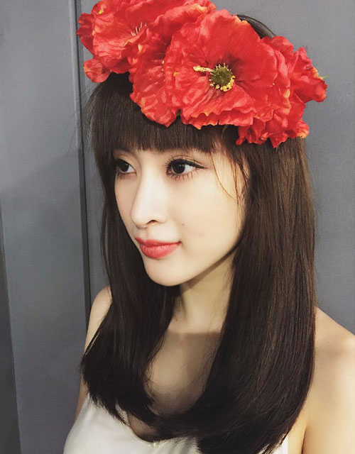 lan ngoc bat chuoc phuong trinh cai hoa len toc