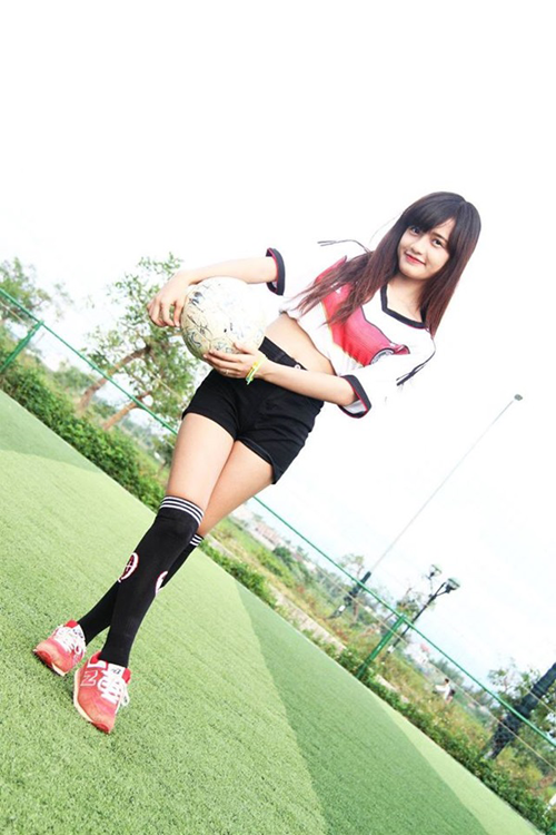bạn gái Sơn Tùng
