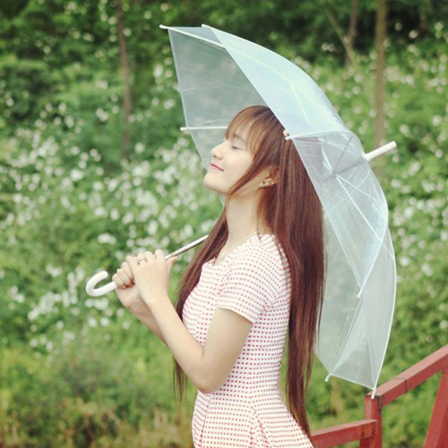 bạn gái Sơn Tùng
