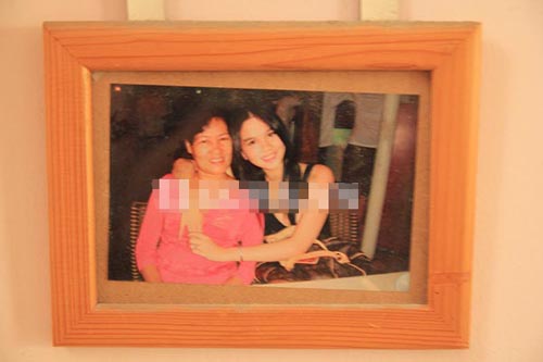 Cận cảnh nơi sống nhiều năm giấu kín của Ngọc Trinh ở quê