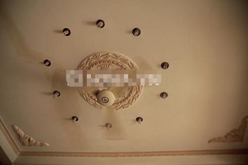 Cận cảnh nơi sống nhiều năm giấu kín của Ngọc Trinh ở quê