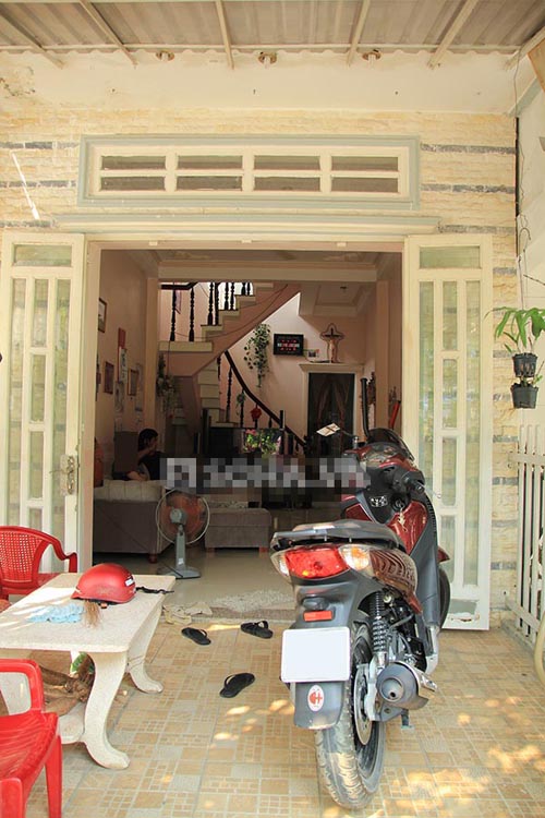 Cận cảnh nơi sống nhiều năm giấu kín của Ngọc Trinh ở quê