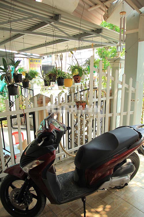 Cận cảnh nơi sống nhiều năm giấu kín của Ngọc Trinh ở quê