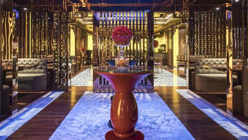 khách sạn 6 sao nhà vợ Thanh Bùi