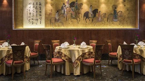 khách sạn 6 sao nhà vợ Thanh Bùi