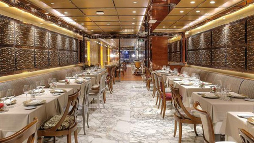 khách sạn 6 sao nhà vợ Thanh Bùi