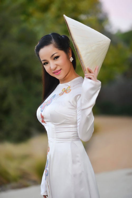 Ngam sao Viet khoe dang ngoc nga voi non la
