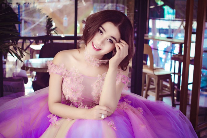 Lâm Chi Khanh mặc Shbet999 com đăng nhập bó sát lộ rõ vẻ nam tính