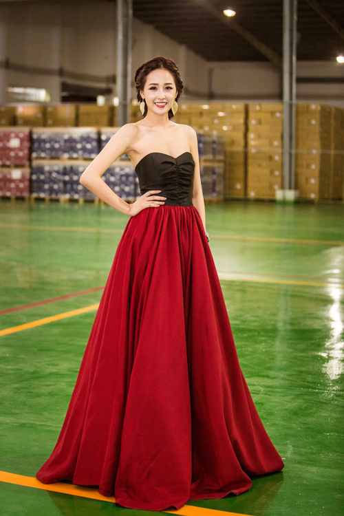 Hoa hậu Mai Phương Thúy