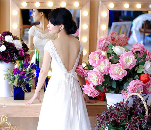 Váy cưới cho cô dâu ngực lép