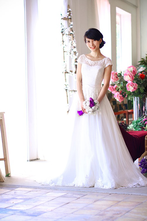 Váy cưới cho cô dâu ngực lép