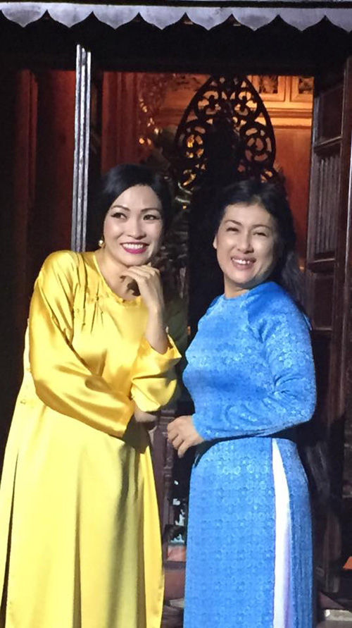 Ca sĩ Phương Thanh mặc áo dài đóng phim thâu đêm
