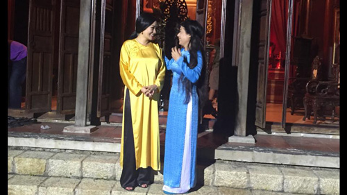 Ca sĩ Phương Thanh mặc áo dài đóng phim thâu đêm