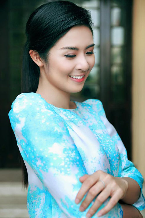 vẻ đẹp tinh khôi của hoa hậu Ngọc Hân