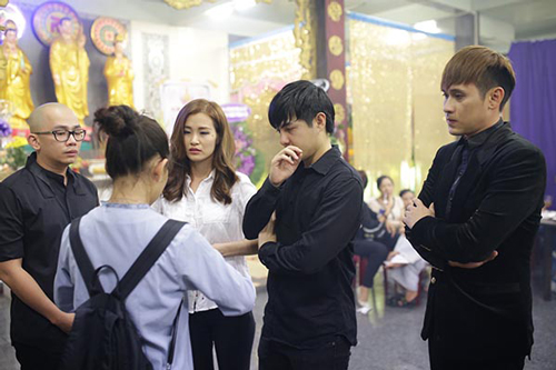 nguoi dan chen lan xin chup hinh nghe si trong dam tang duy nhan 6