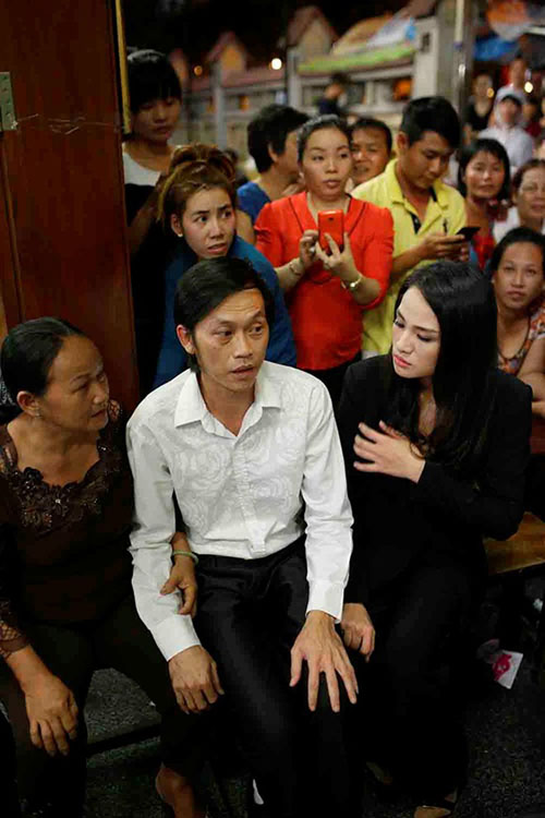 Đám tang Duy Nhân