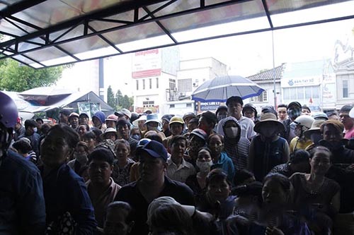 Đám tang Duy Nhân