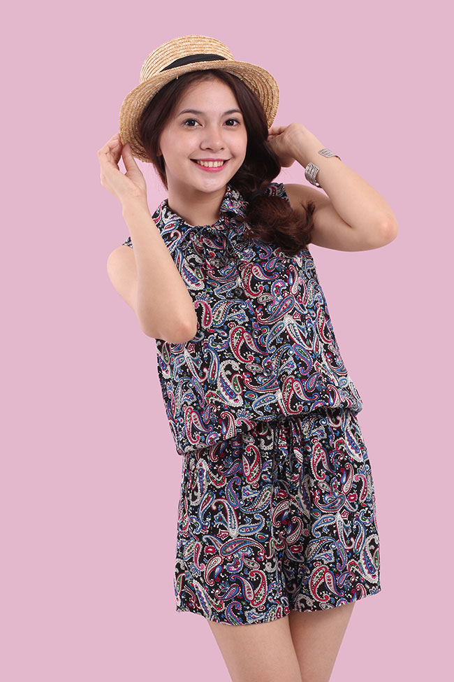 Chọn jumpsuit cá tính cho bạn gái mùa hè thêm năng động