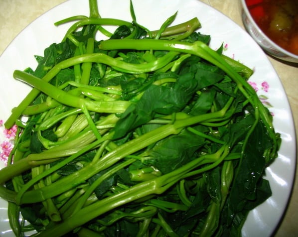 Mẹo hay với rau muống để vừa xanh ngon, lại an toàn