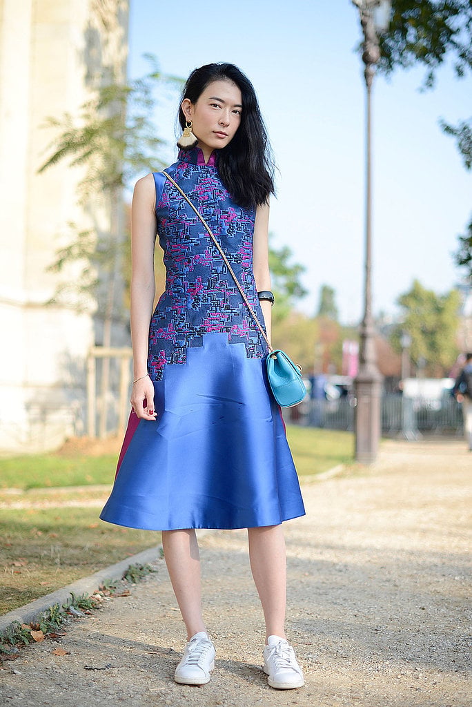 Tự tin xuống phố với set váy dịu dàng và giày thể thao năng động