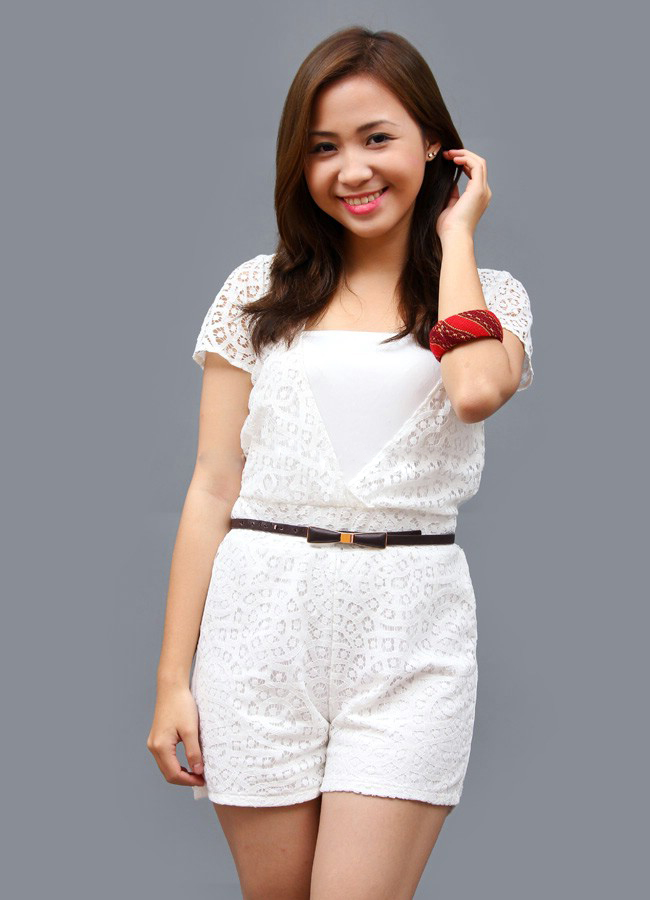 Mát lạnh ngày hè cùng jumpsuit ren gợi cảm
