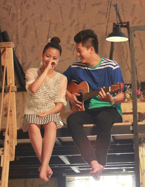 hong que harry lu va hoang thuy linh 7