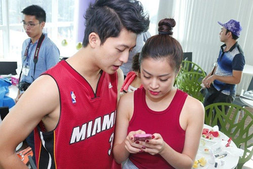 hong que harry lu va hoang thuy linh 6