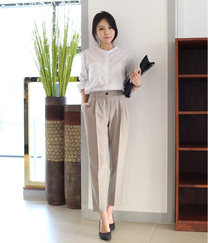 Mặc đẹp với họa tiết chấm bi đen trắng
